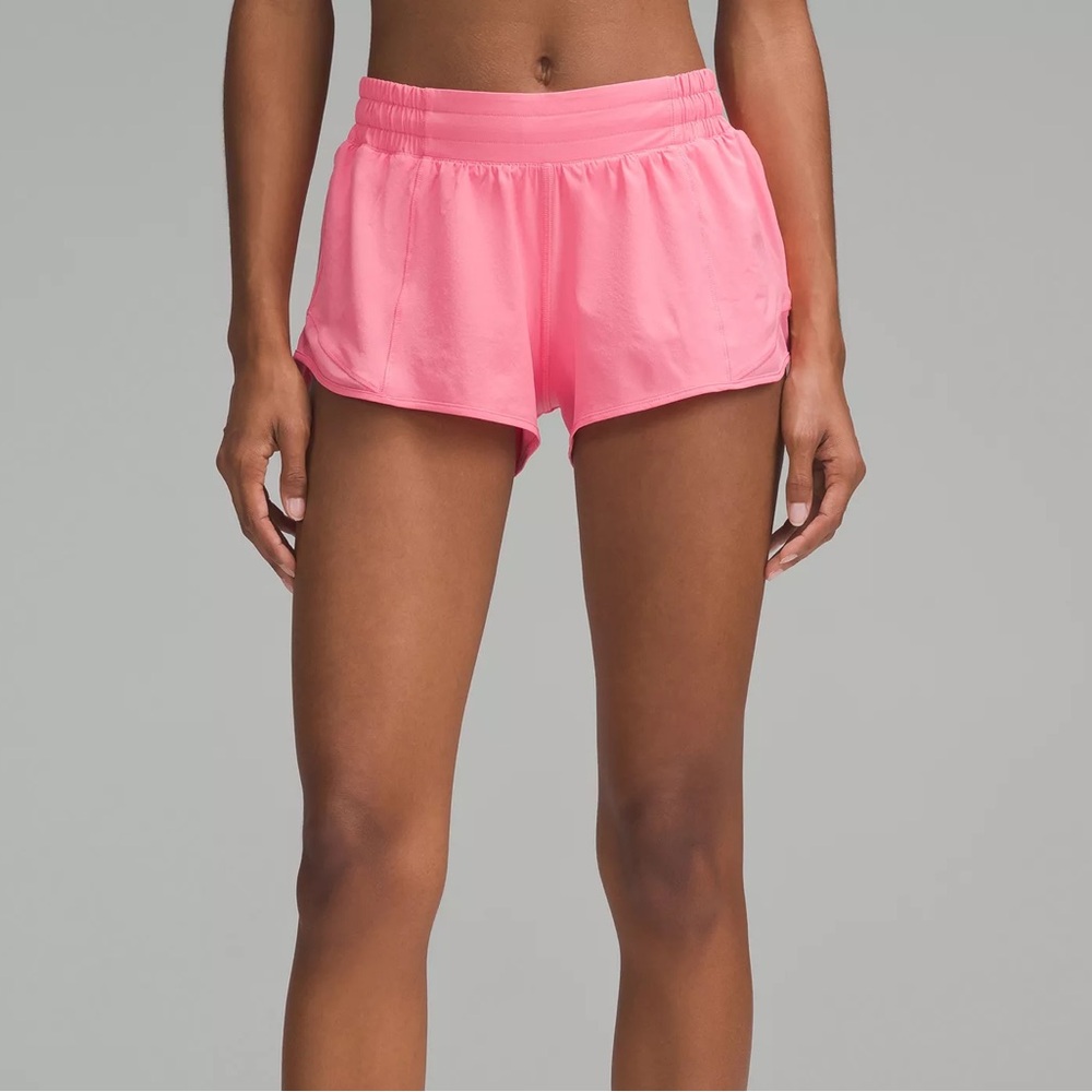 NWT Lululemon Hotty Hot Low-Rise Lined Short 2.5" Sakura Pink